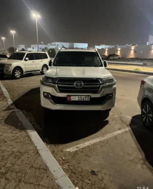 2019 تويوتا لاند كروزر in dubai