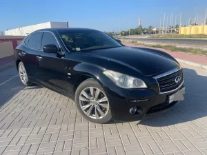 2015 Infiniti Q70 in dubai