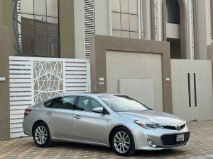 2014 Toyota Avalon in dubai