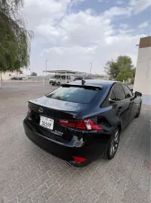 2016 لكزس اي اس