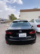 2016 لكزس اي اس