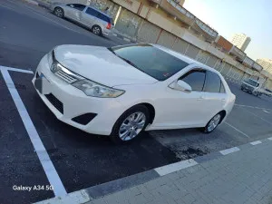 2014 تويوتا كامري in dubai