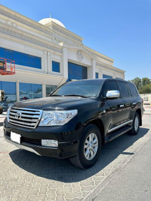 2011 Toyota Land Cruiser in dubai