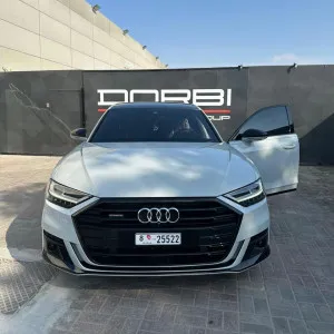 2020 اودي آي ٨ in dubai