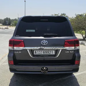 2019 Toyota Land Cruiser
