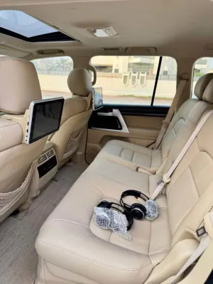 2017 Toyota Land Cruiser