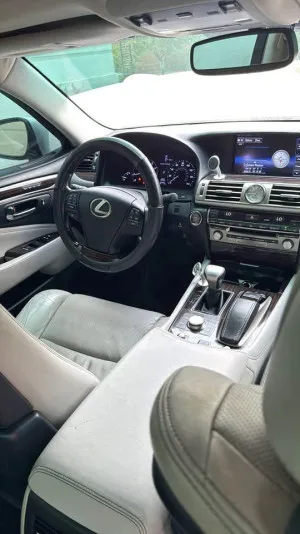 2015 Lexus LS