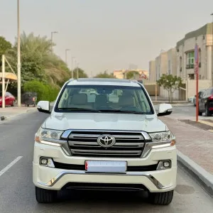 2017 Toyota Land Cruiser