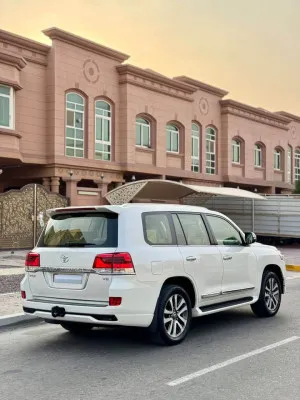 2017 Toyota Land Cruiser