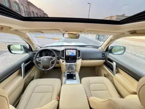 2017 Toyota Land Cruiser