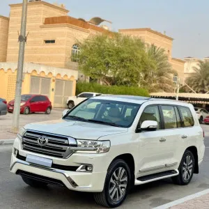 2017 Toyota Land Cruiser