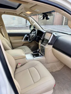 2017 Toyota Land Cruiser