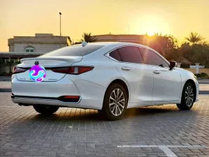 2024 Lexus ES