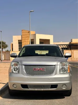 2013 GMC Yukon in dubai