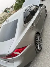 2016 لكزس اي اس