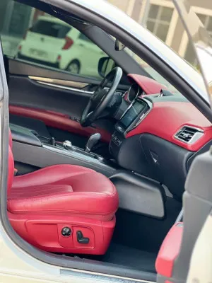 2017 Maserati Ghibli I
