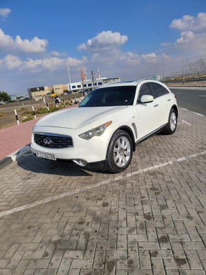 2009 Infiniti FX35 in dubai