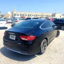 2015 كرايسلر ٢٠٠
