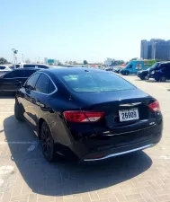 2015 كرايسلر ٢٠٠