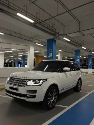 2015 Land Rover Range Rover in dubai