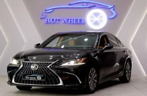 2023 Lexus ES in dubai