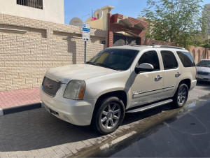 2011 GMC Yukon in dubai