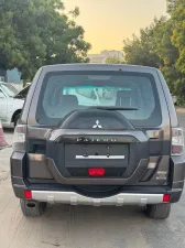 2015 Mitsubishi Pajero