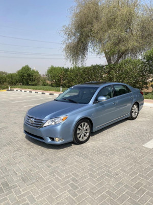 2011 Toyota Avalon in dubai