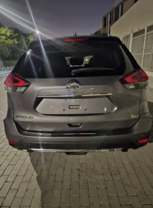 2019 نيسان روج