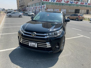 2019 Toyota Highlander in dubai
