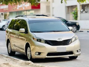 2015 Toyota Sienna in dubai