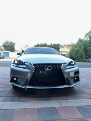 2016 لكزس اي اس
