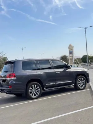 2018 Toyota Land Cruiser