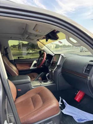 2018 Toyota Land Cruiser