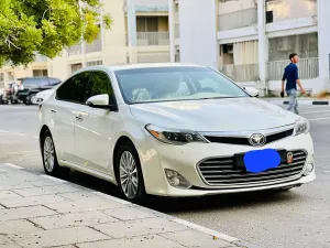2013 Toyota Avalon in dubai