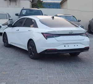 2021 هيونداي افانتي