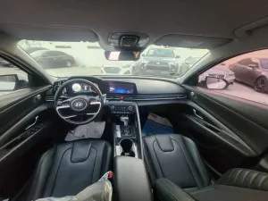 2021 هيونداي افانتي