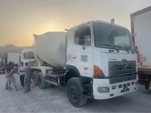 2012 هينو الفئة ٧٠٠ in dubai