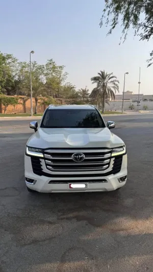 2023 تويوتا لاند كروزر in dubai