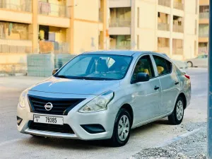 2016 نيسان صني in dubai
