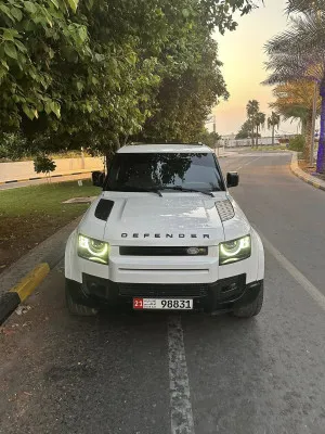 2022 لاند روفر ديفندر in dubai
