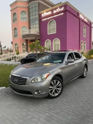 2013 Infiniti M37 in dubai
