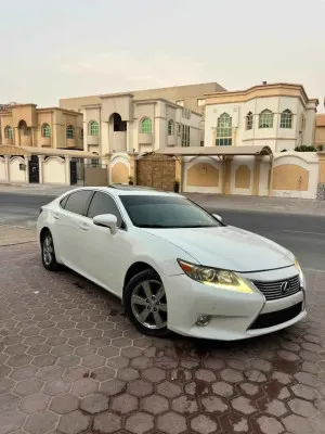2013 Lexus ES in dubai
