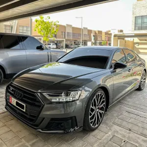 2020 اودي اس ٨ in dubai