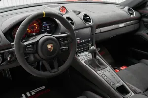 2024 Porsche Cayman