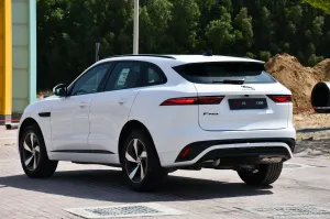 2023 جاكوار اف بيس