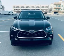 2021 Toyota Highlander in dubai
