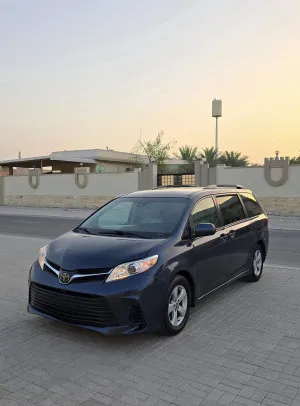2018 Toyota Sienna in dubai