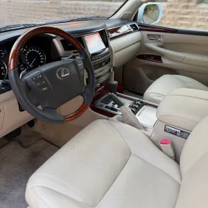 2013 Lexus LX 570
