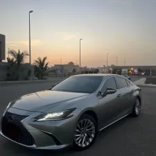 2020 Lexus ES in dubai
